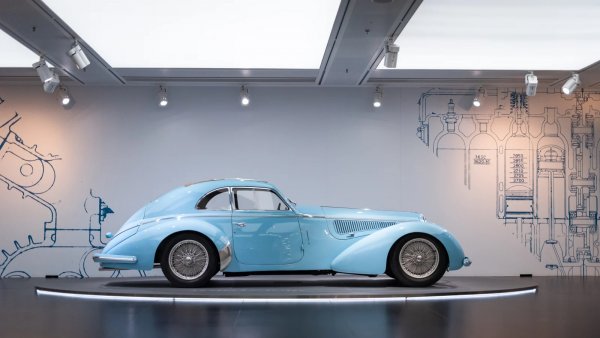 Alfa Romeo 8C 2900 B Lungo, създадена от Touring Superleggera през 1938

